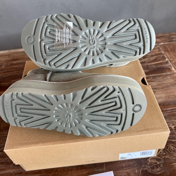 UGG CLASSIC ULTRA MINI PLATFORM MOSS GREEN BRAND NEW + PAPER SHOPPING BAGN ZS 7 - Picture 11 of 14